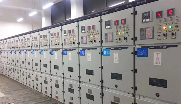 供電系統(tǒng)中的浪涌保護(hù)器組成的三道防線(xiàn)